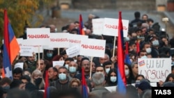 Протестное шествие в Ереване 12 ноября. Photo: Aleksandr Ryumin (TASS)