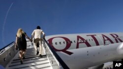 Лайнер компании Qatar Airways готовится к взлету (архивное фото) 